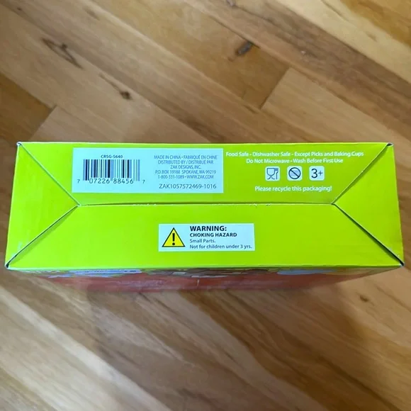 NIB - Disney Cars Easter Cupcake Baking Set 26 pieces ⚡️ - Picture 3 of 6